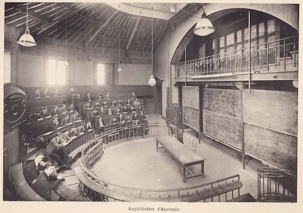 Hismedvet-L'amphithéâtre_d'anatomie_en_1930